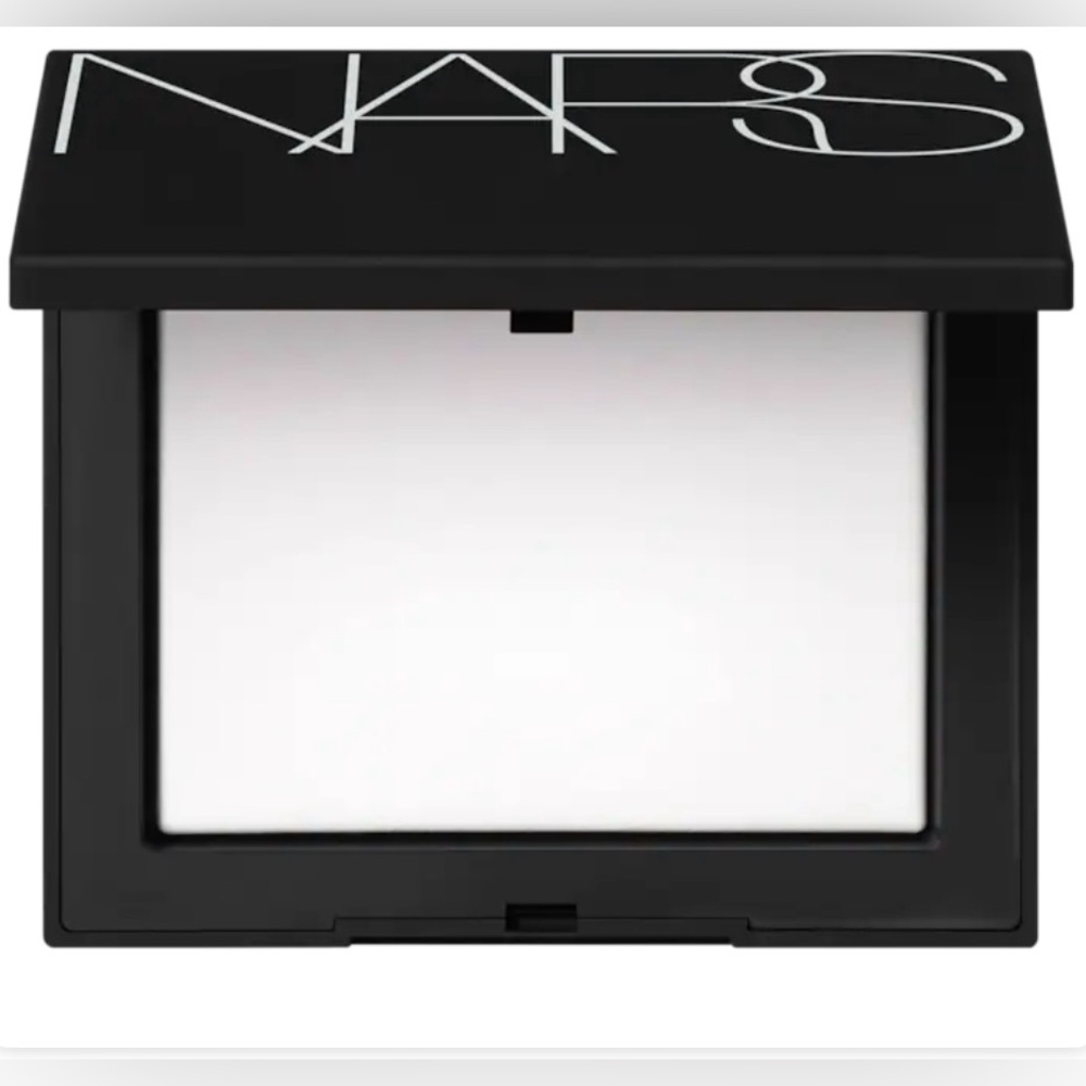 1 left! NARS Light Reflecting Pressed Setting Powder “translucent crystal” NWB